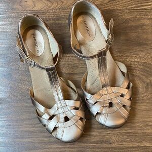 Andrea MaryJane Sandals